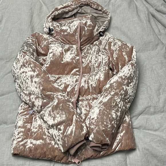 Löle downfill jacket - Picture 2 of 8